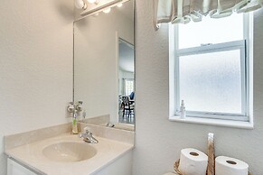 Port Charlotte Home ~ 3 Mi to Beach & Harbor!