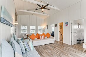 Texas Gulf Coast Home: Walk to Beach & State Park!