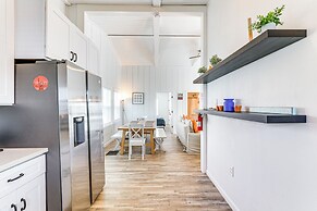 Walk to Beach & State Park: Texas Gulf Coast Home