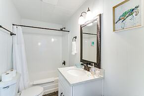 Walk to Beach & State Park: Texas Gulf Coast Home