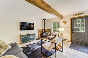 Roscommon Chalet w/ Hot Tub Near Higgins Lake!