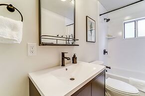 Roscommon Chalet w/ Hot Tub Near Higgins Lake!