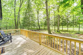 Roscommon Chalet w/ Hot Tub Near Higgins Lake!