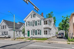 Walkable Nashua Apartment - Close to Downtown!
