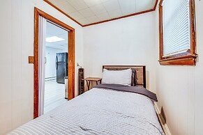 Walkable Nashua Apartment - Close to Downtown!