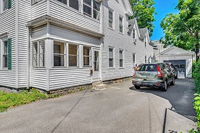 Walkable Nashua Apartment - Close to Downtown!