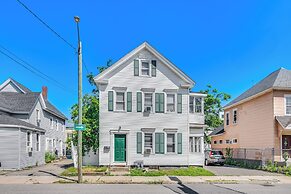 Walkable Nashua Apartment - Close to Downtown!