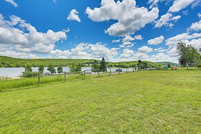 Walk to Alpine Lake: Terra Alta Cabin w/ Deck
