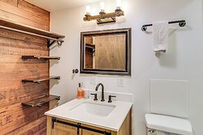 Walk to Alpine Lake: Terra Alta Cabin w/ Deck