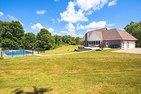 Spacious Thornville Home ~ 8 Mi to Buckeye Lake!
