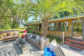 Pet-friendly Ehrhardt Home w/ Private Pond & Yard!