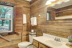 Pet-friendly Ehrhardt Home w/ Private Pond & Yard!
