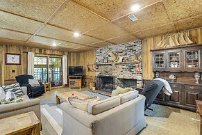 Pet-friendly Ehrhardt Home w/ Private Pond & Yard!