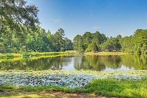 Pet-friendly Ehrhardt Home w/ Private Pond & Yard!