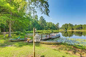 Pet-friendly Ehrhardt Home w/ Private Pond & Yard!