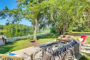 Pet-friendly Ehrhardt Home w/ Private Pond & Yard!