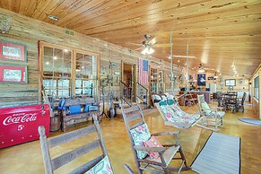 Pet-friendly Ehrhardt Home w/ Private Pond & Yard!