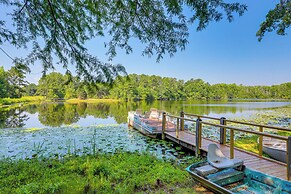 Pet-friendly Ehrhardt Home w/ Private Pond & Yard!