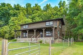 Murfreesboro Area Cabin ~ 10 Mi to Downtown!