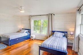 ~ 10 Mi to Downtown: Murfreesboro Area Cabin