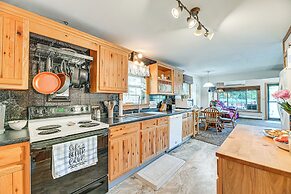 Cottage on Lamoka Lake w/ Deck, Grill & 3 Kayaks