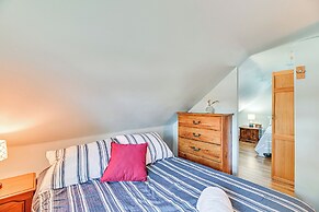 Cottage on Lamoka Lake w/ Deck, Grill & 3 Kayaks