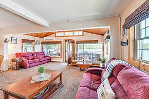 Cottage on Lamoka Lake w/ Deck, Grill & 3 Kayaks