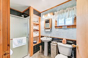 Cottage on Lamoka Lake w/ Deck, Grill & 3 Kayaks