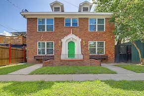 Central Houston Apartment w/ Furnished Patio!