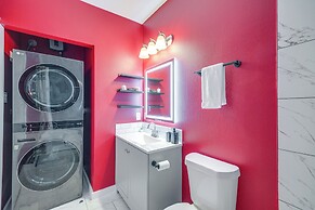 Pet-friendly Houston Apartment: 1 Mi to Downtown!