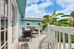 1 Mi to Moody Gardens & Beaches: Galveston Home