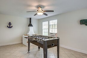 1 Mi to Moody Gardens & Beaches: Galveston Home