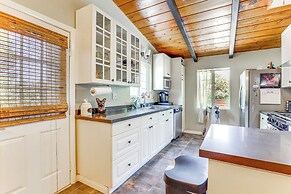 Peaceful Vista House w/ Gas Grill: 1 Mi to Dtwn!