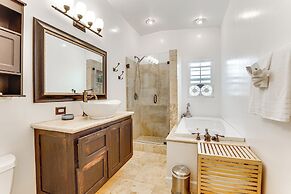 Peaceful Vista House w/ Gas Grill: 1 Mi to Dtwn!