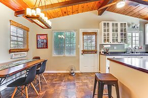 Peaceful Vista House w/ Gas Grill: 1 Mi to Dtwn!