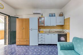 Room-studio Apartment Mono Glicine With