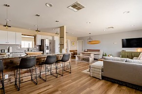 Darling Desert Abode W/hot-tub + Game Room 3 Bedroom Home by RedAwning