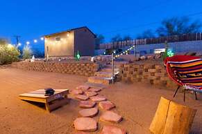 Darling Desert Abode W/hot-tub + Game Room 3 Bedroom Home by RedAwning