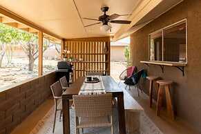 Darling Desert Abode W/hot-tub + Game Room 3 Bedroom Home by RedAwning