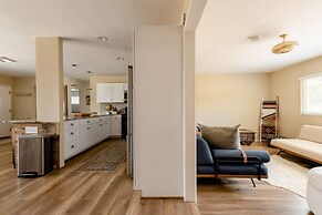 Darling Desert Abode W/hot-tub + Game Room 3 Bedroom Home by RedAwning