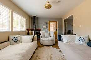 Darling Desert Abode W/hot-tub + Game Room 3 Bedroom Home by RedAwning