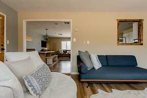 Darling Desert Abode W/hot-tub + Game Room 3 Bedroom Home by RedAwning