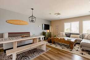 Darling Desert Abode W/hot-tub + Game Room 3 Bedroom Home by RedAwning