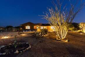 Darling Desert Abode W/hot-tub + Game Room 3 Bedroom Home by RedAwning