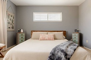 Darling Desert Abode W/hot-tub + Game Room 3 Bedroom Home by RedAwning