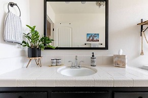 Darling Desert Abode W/hot-tub + Game Room 3 Bedroom Home by RedAwning