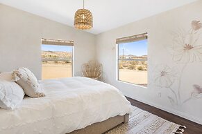 Desert Moon - Serene Desert Views & Design 3 Bedroom Home by RedAwning