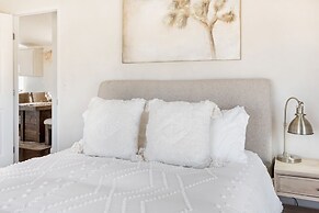 Desert Moon - Serene Desert Views & Design 3 Bedroom Home by RedAwning