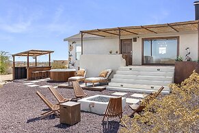 Desert Moon - Serene Desert Views & Design 3 Bedroom Home by RedAwning