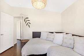 Desert Moon - Serene Desert Views & Design 3 Bedroom Home by RedAwning